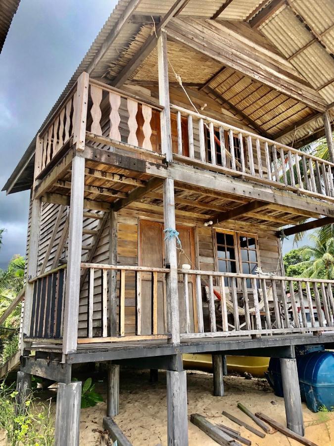 Beachfront Hut Upstairs Astra - Beach Shack Chalet Kampong Juara Exterior foto
